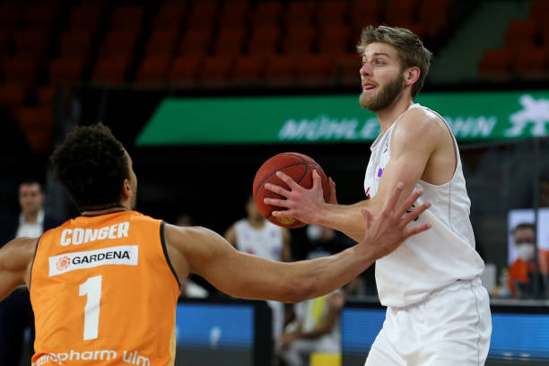 库里出战的 库里出战的