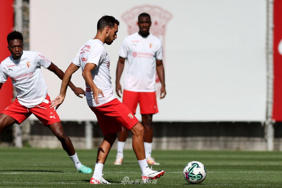 正发生在这 正发生在这